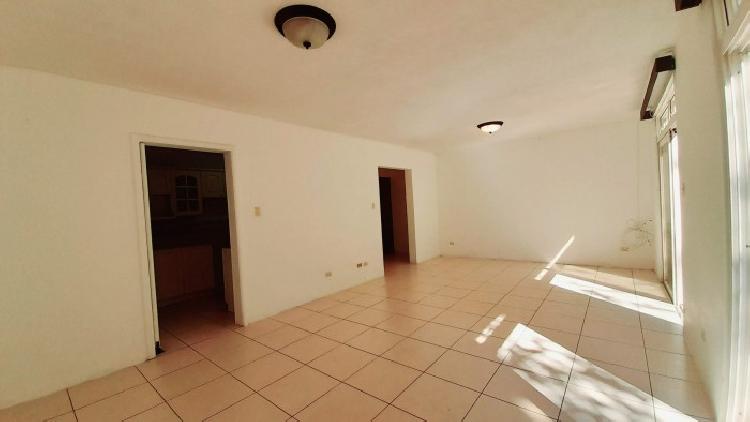 Apartamento en Renta en Avenida Hincapié Zona 13