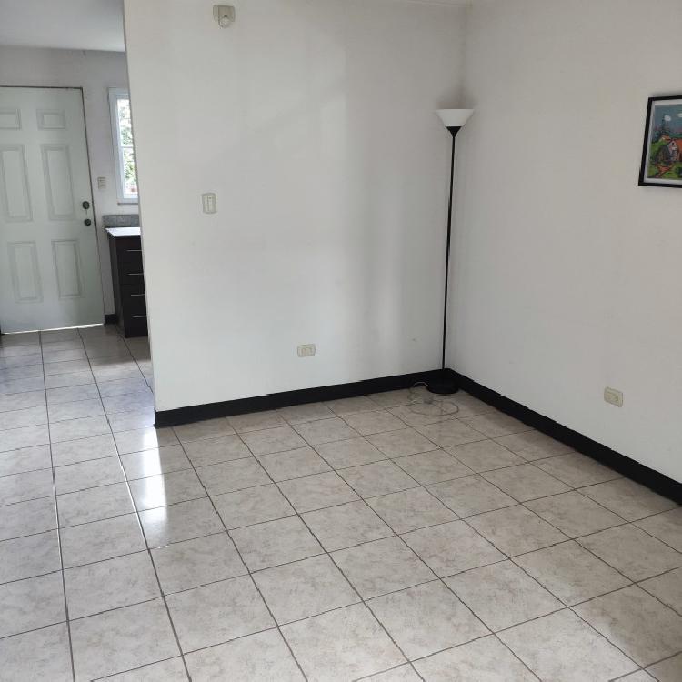 VENDO CASA EN CONDOMINIO FUENTES DEL VALLE NORTE
