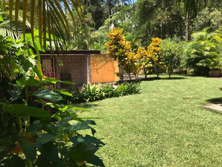VENDO HERMOSA CASA EN ZONA 16 CERCA DE EMBAJADA AMERICA