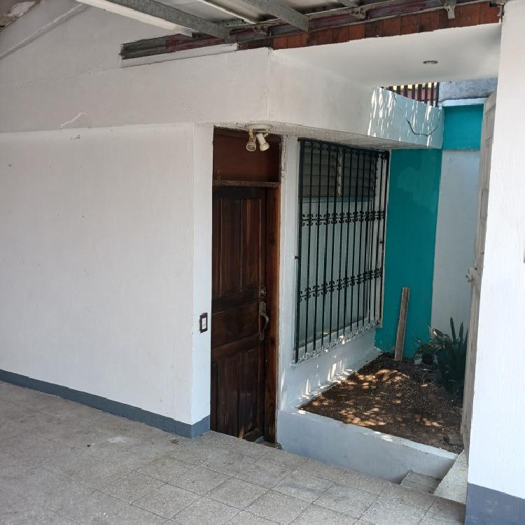 Rento Amplia casa en Paisajes de San Cristóbal 1