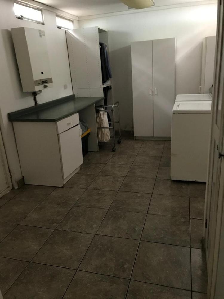 VENDO HERMOSA CASA EN ZONA 16 CERCA DE EMBAJADA AMERICA