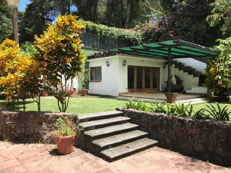 VENDO HERMOSA CASA EN ZONA 16 CERCA DE EMBAJADA AMERICA