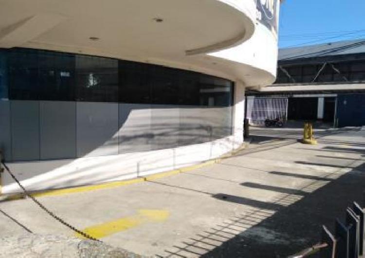 Local en venta en Gran portal Petapa Zona 12