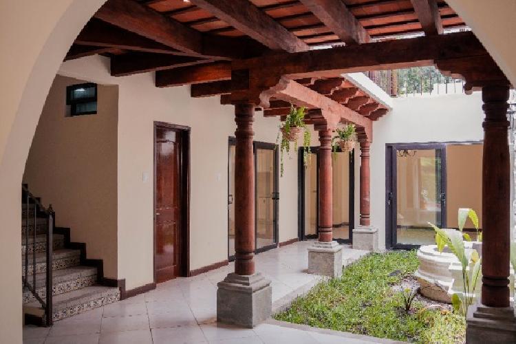 CASA EN VENTA EN ANTIGUA GARDENS/ SEVILLA / ALOTENANGO