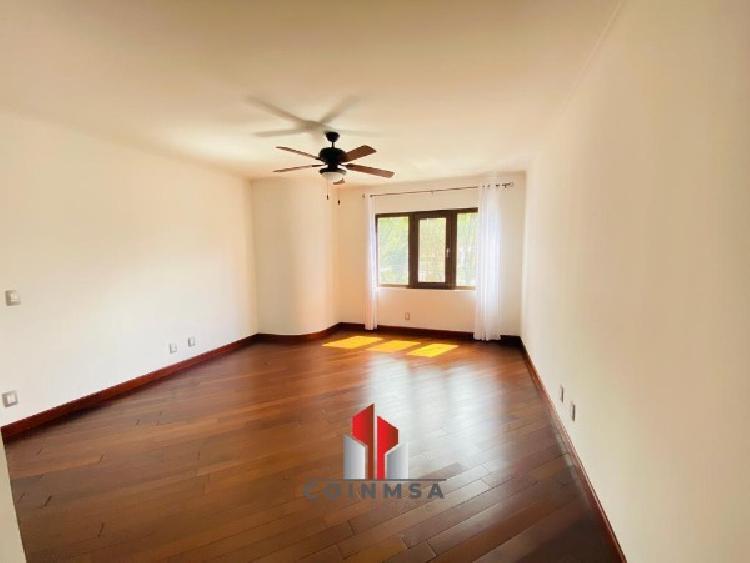 Apartamento en Renta zona 14 / Tadeus