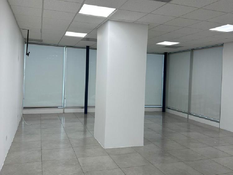 OFICINA EN VENTA / RENTA EN ZONA 10