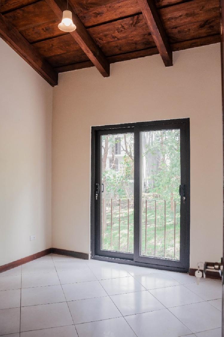 CASA EN VENTA EN ANTIGUA GARDENS/ SEVILLA / ALOTENANGO