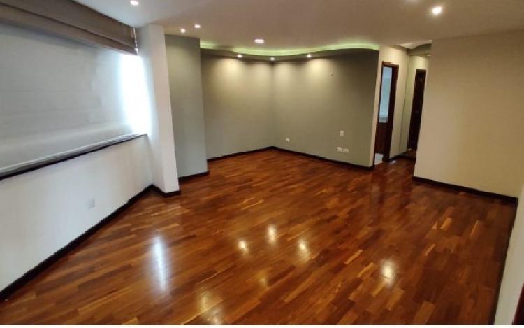 Apartamento en Renta de 400 Mts2  en Tiffany Zona 10