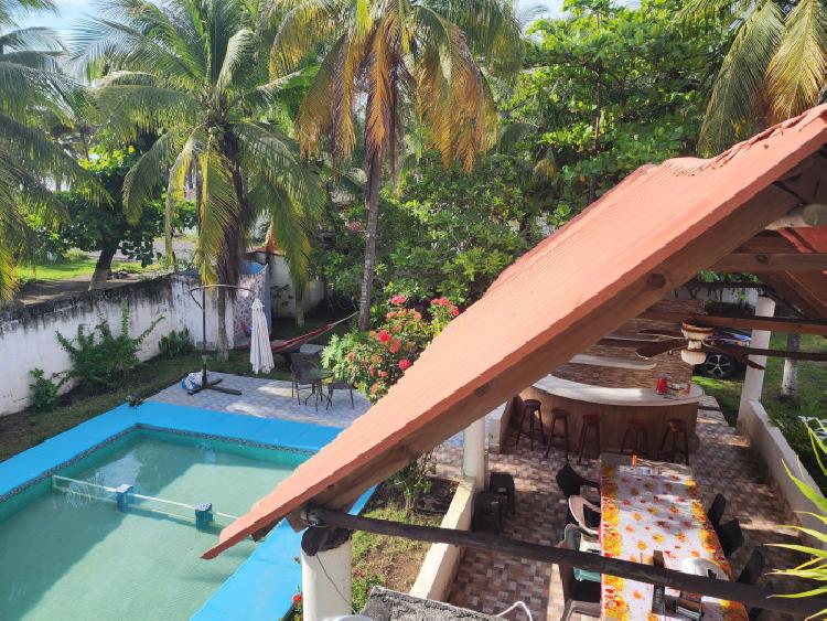 CASA FRENTE A LA PLAYA RAMA BLANCA SIPACATE ESCUINTLA