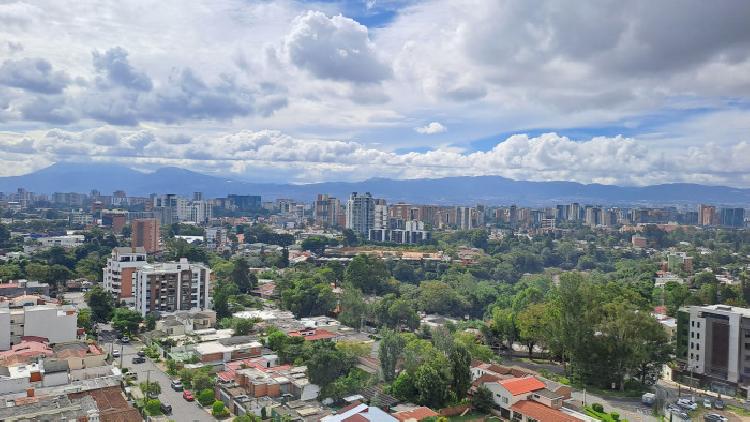 Apartamento en nivel alto en venta zona 15, remodelar