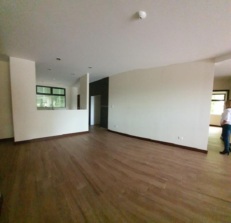 APARTAMENTO En venta cerca ZONA 10 