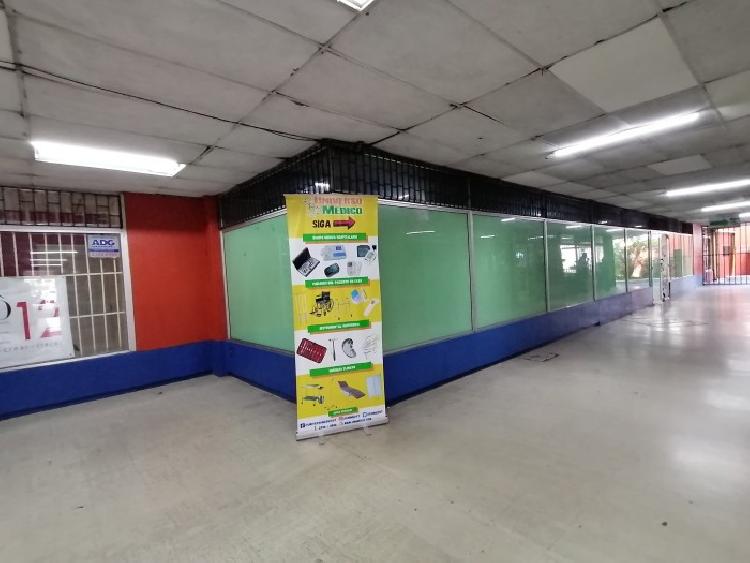 Alquilo local en Centro Comercial ubicado en zona 5