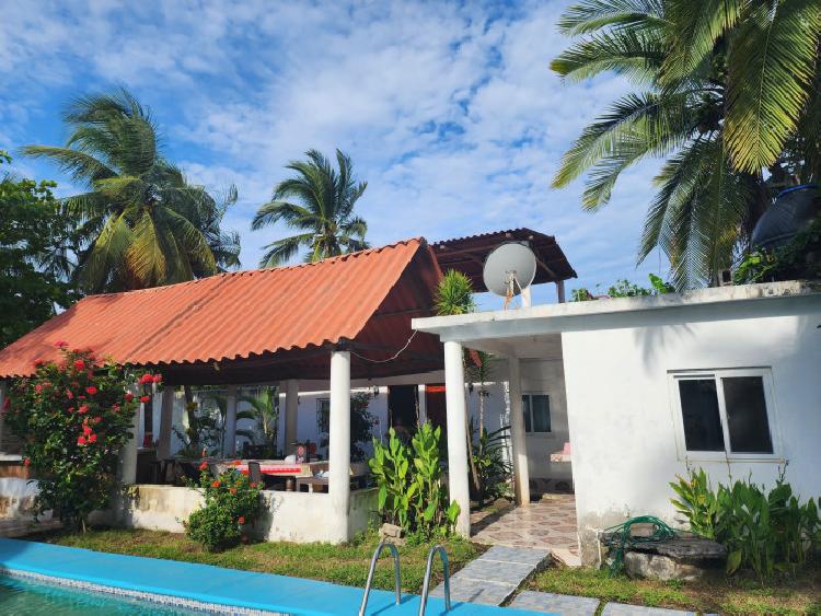 CASA FRENTE A LA PLAYA RAMA BLANCA SIPACATE ESCUINTLA