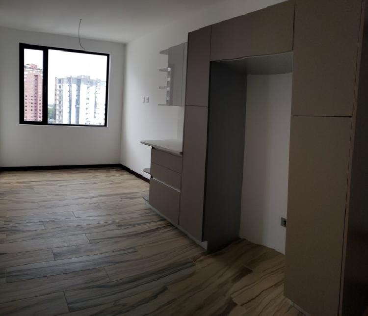 AMPLIO Apartamento en Venta ZONA 14