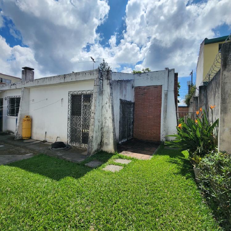 Casa-Terreno en Venta Zona 15 Colonia Trinidad