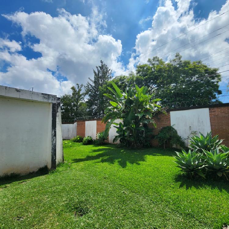 Casa-Terreno en Venta Zona 15 Colonia Trinidad
