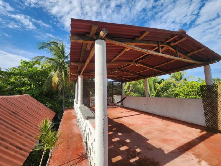 CASA FRENTE A LA PLAYA RAMA BLANCA SIPACATE ESCUINTLA