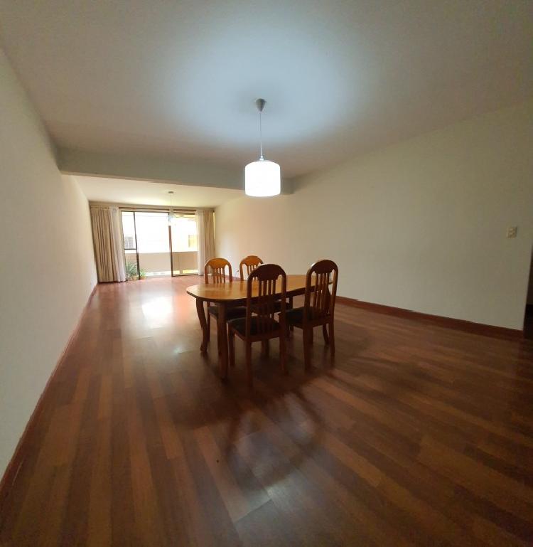 Apartamento en Renta en Villa Real Zona 10.