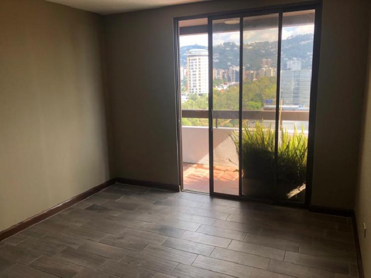 Apartamento en nivel alto en venta zona 15, remodelar