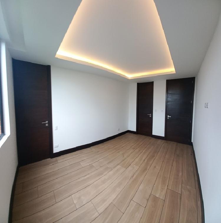 APARTAMENTO EN RENTA EN EDIFICIO BADEN ZONA 15