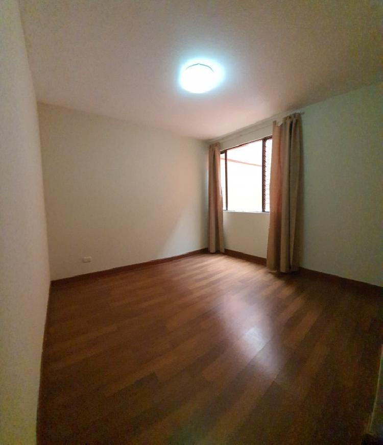 Apartamento en Renta en Villa Real Zona 10.