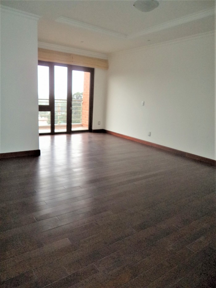 Apartamento en alquiler en zona 14 Edificio Tadeus 