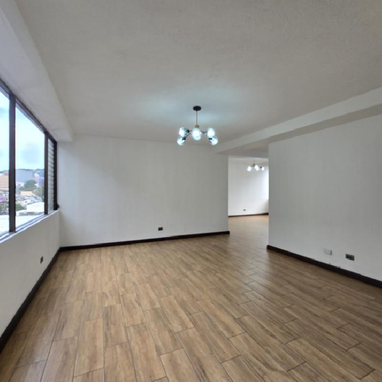 Apartamento 3 Dormitorios en Alquiler Zona 10.