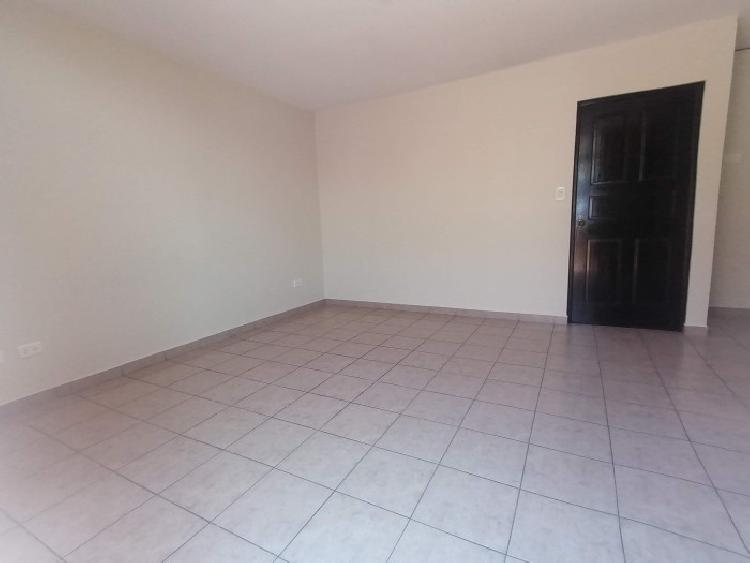 Casa en renta Quinta los Encinos zona 7 de Mixco