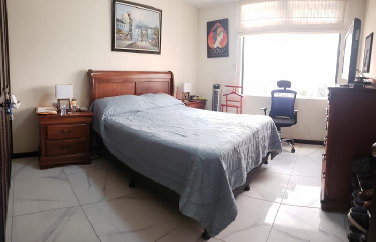 Apartamento Amplio en zona 14 Venta