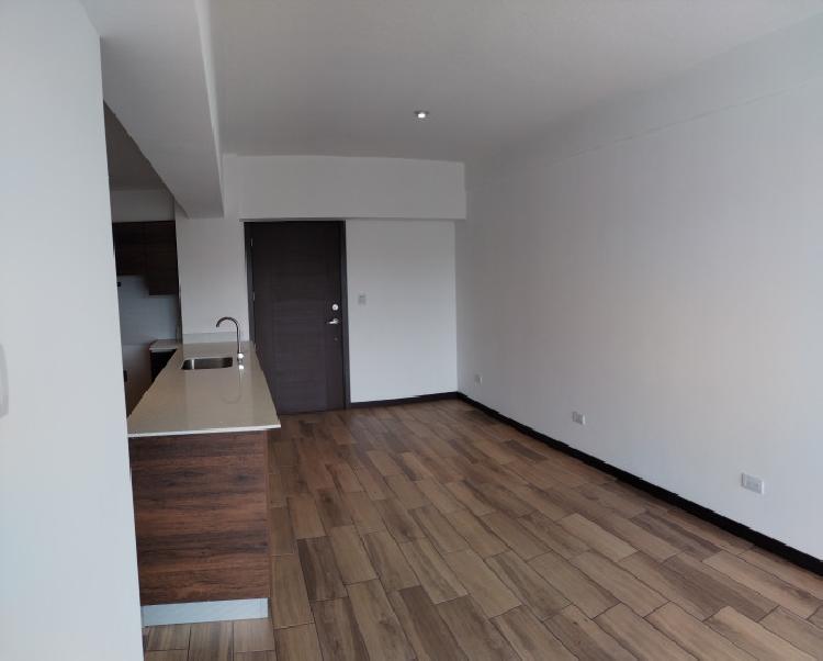 Apartamento en renta Zona 13 Pamplona de 2 habitaciones