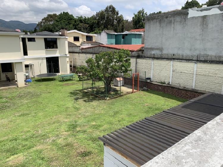 Amplia casa en venta Boulevard San Cristóbal.