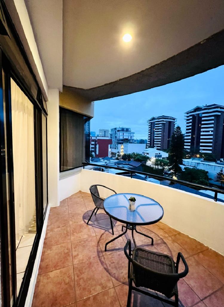 Apartamento en renta en zona 14 cerca de Las Américas