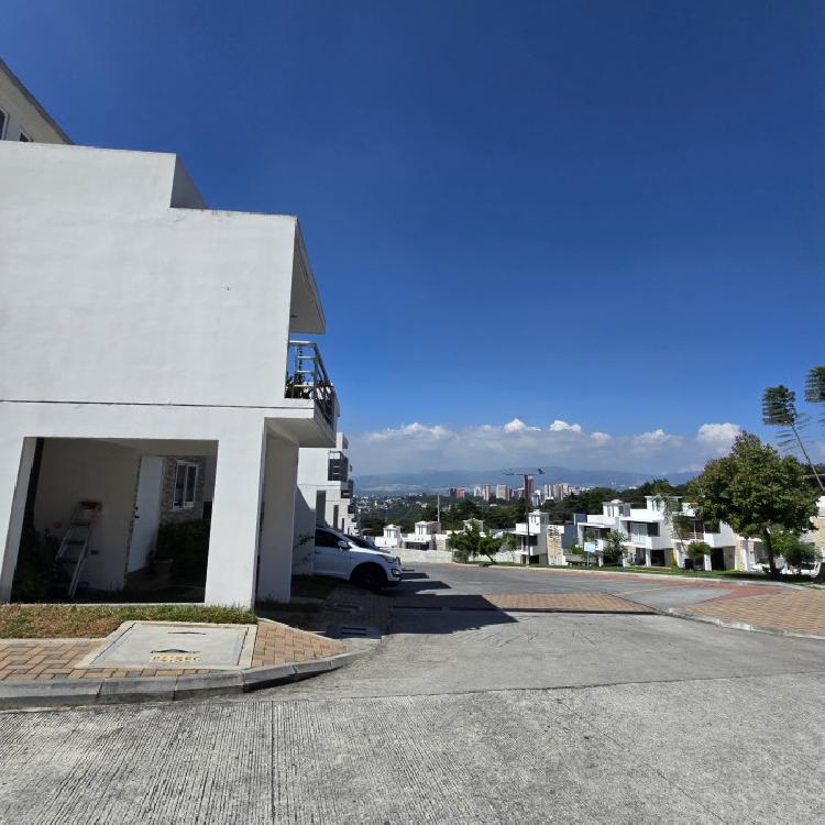 En venta linda Casa en Lomas del Carmen Guatemala