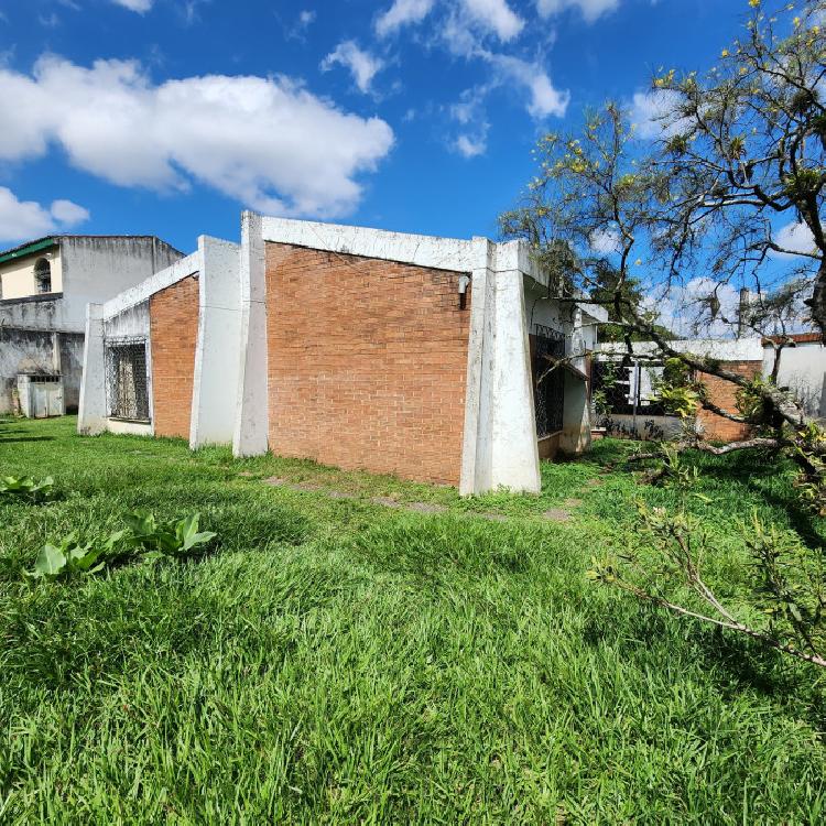 Casa-Terreno en Venta Zona 15 Colonia Trinidad