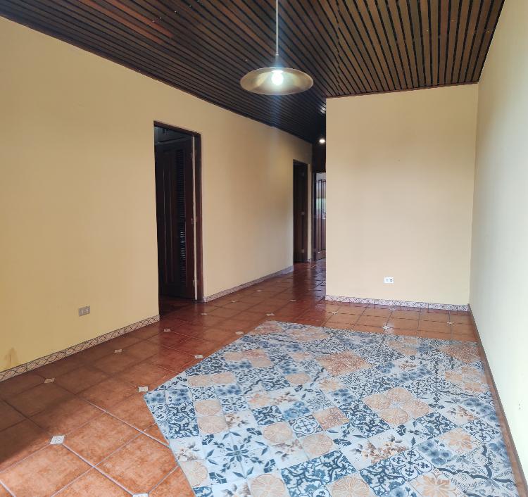 Apartamento en renta en Monte Maria 1 dentro de garita