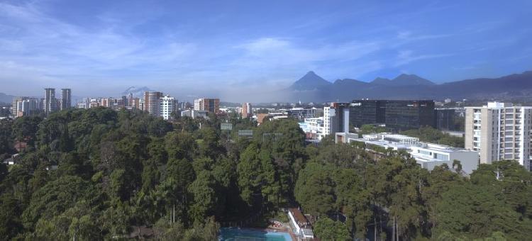 Apartamento en renta con jardn en la zona 10