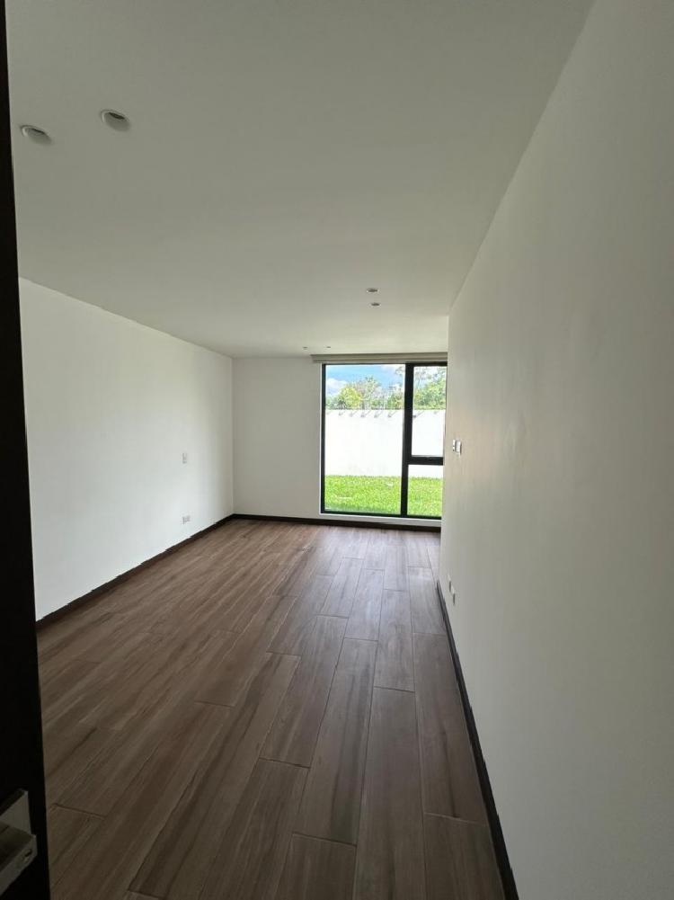 Apartamento en renta con JARDÍN zona 15 Vista Hermosa 2