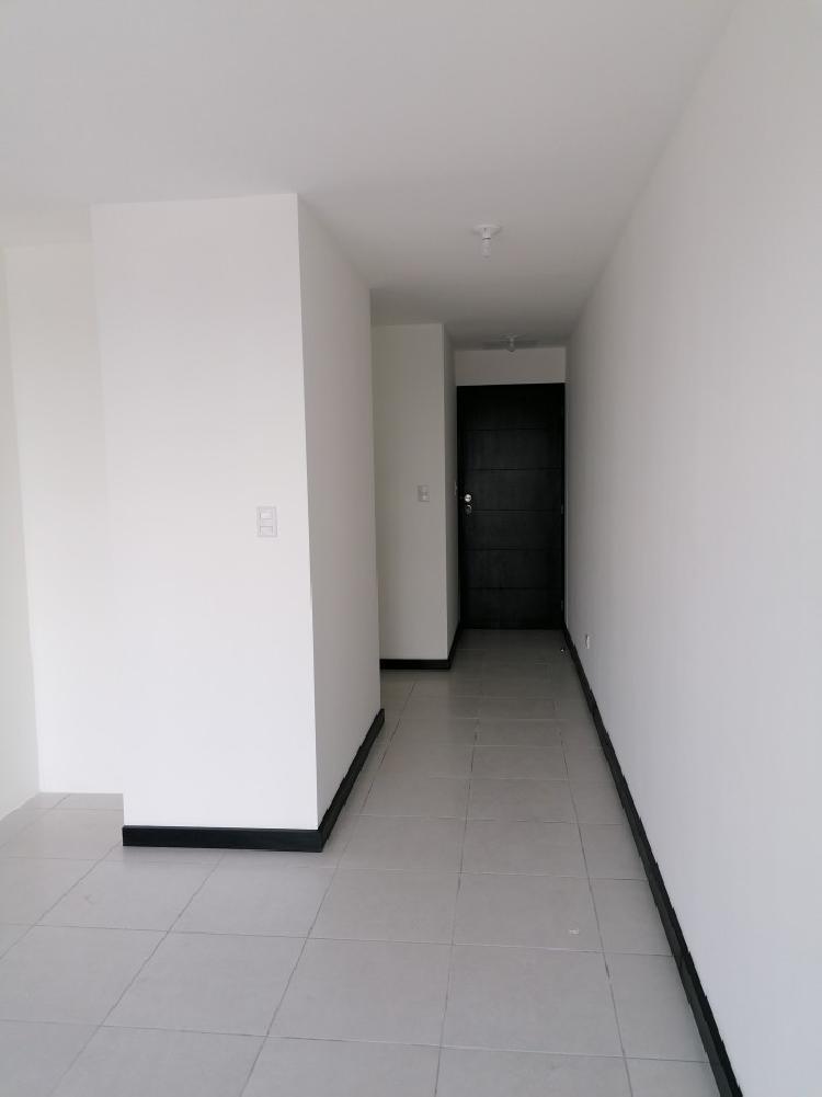 Apartamento de 3 habitaciones en alquiler en zona 7 