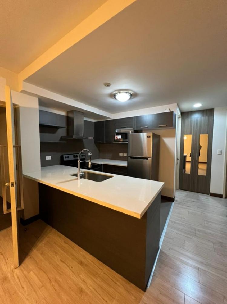 Apartamento en venta en edificio Veinti4 zona 10 