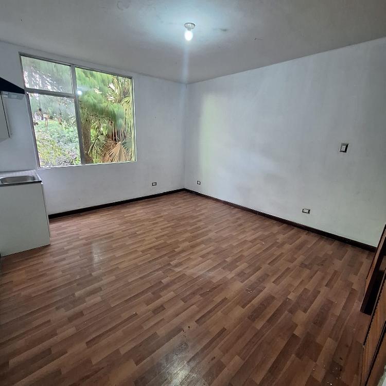 Apartamento en renta tipo estudio zona 12 Santa Elisa 