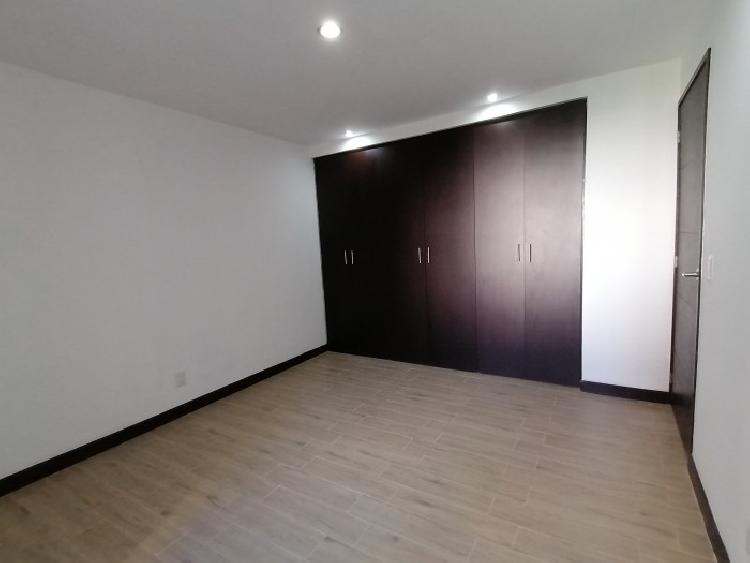 Apartamento de 3 habitaciones en venta Attica Zona 14