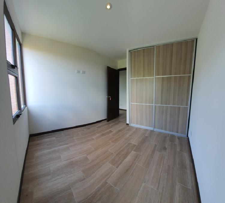 Apartamento Casi Nuevo en renta Edificio 2021 zona 16