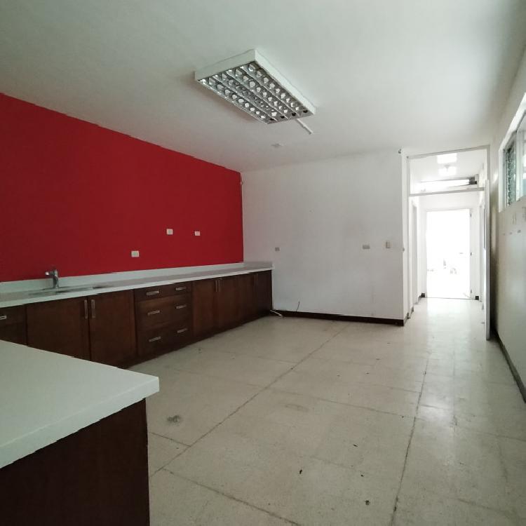 Casa para oficinas en zona 10 sobre la 6ta avenida 