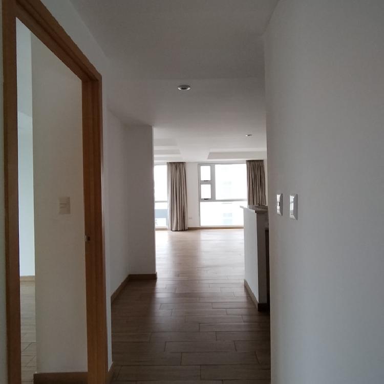 Apartamento en alquiler de 3 habitaciones en zona 10