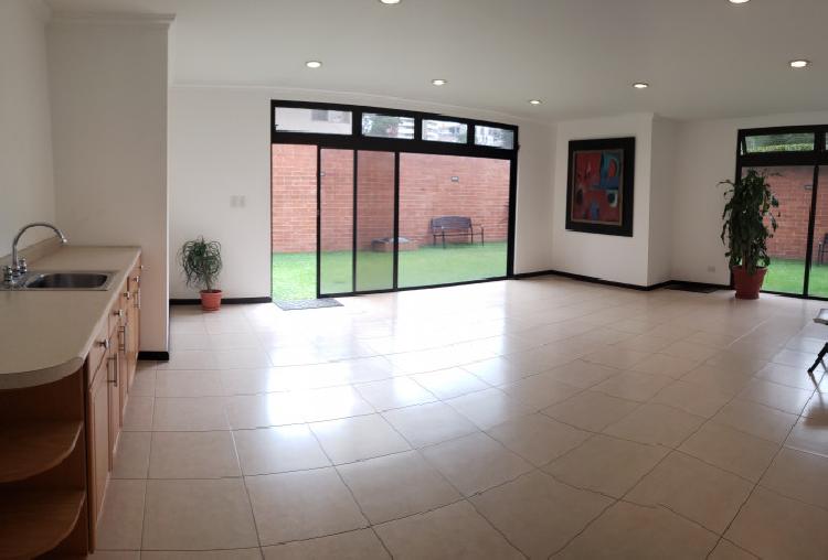 Apartamento Amplio en zona 14 Venta