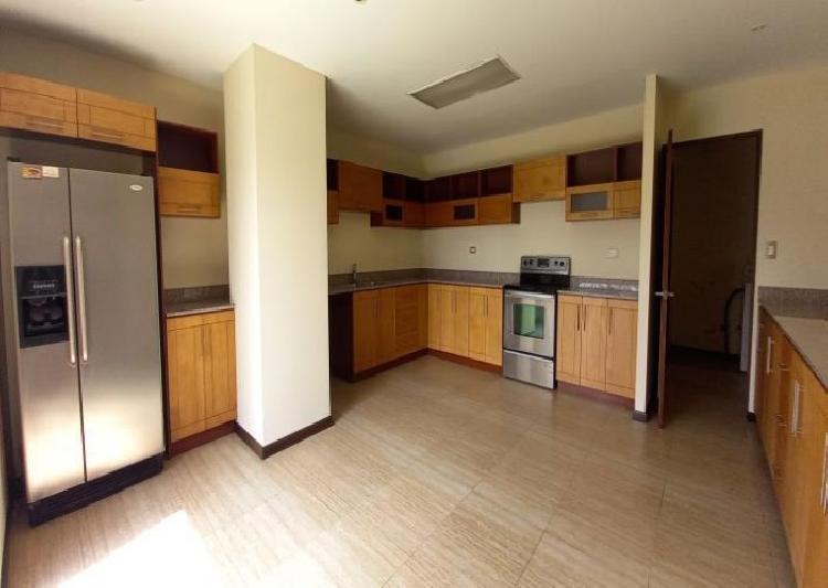 APARTAMENTO EN VENTA EN EDIFICIO SANTA FE ZONA 16