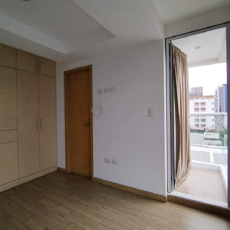 Apartamento en alquiler de 3 habitaciones en zona 10