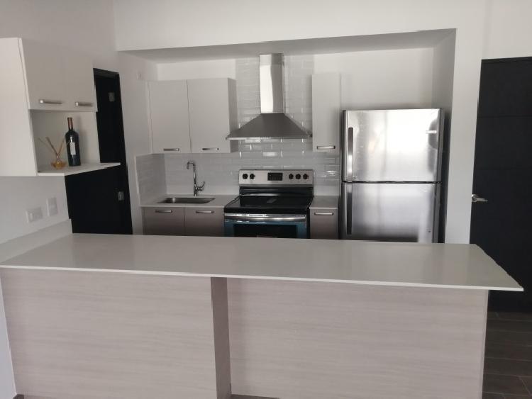 APARTAMENTO EN RENTA EN MARISCAL ZONA 11