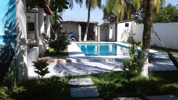 CASA FRENTE A LA PLAYA RAMA BLANCA SIPACATE ESCUINTLA