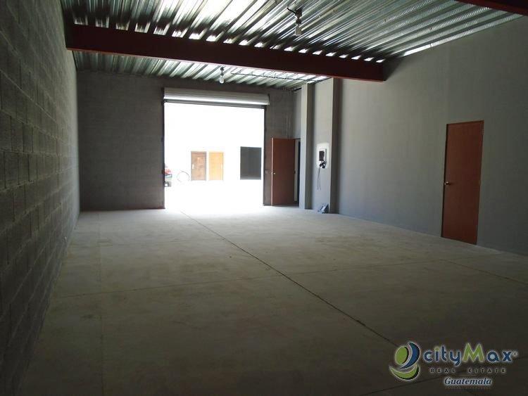 Alquilo Ofi-Bodega con 200.00m2 en Zona 12 en complejo